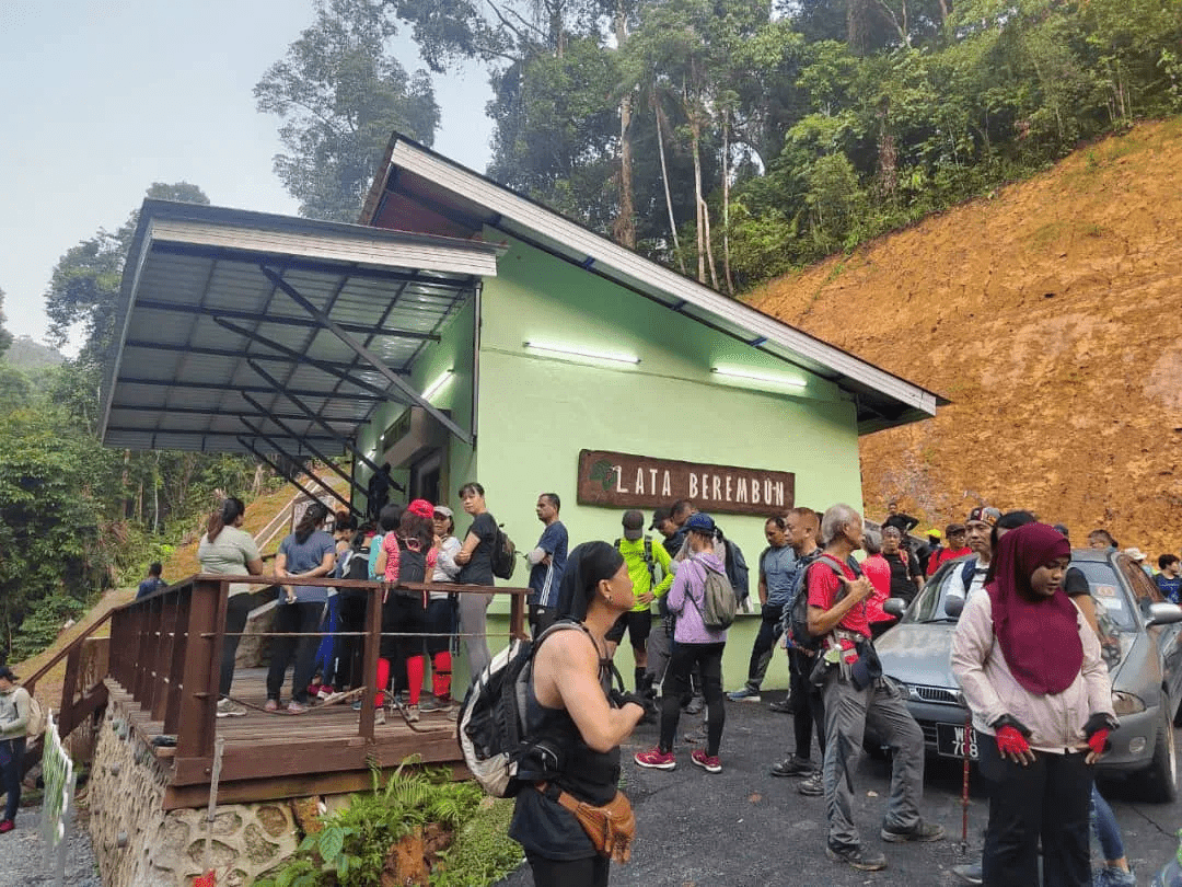 Gunung Berembun + WWII Crashed Site - Image 4