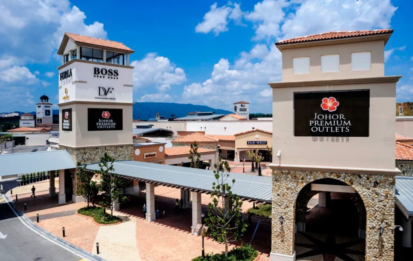 Southern Luxury: Lobster Nasi Lemak and JPO Shopping - Van Tour (HOT)